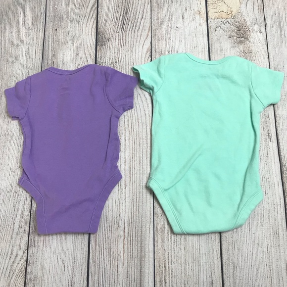 Baby Girl Onesies (4) Size 0/3M - Picture 4 of 6